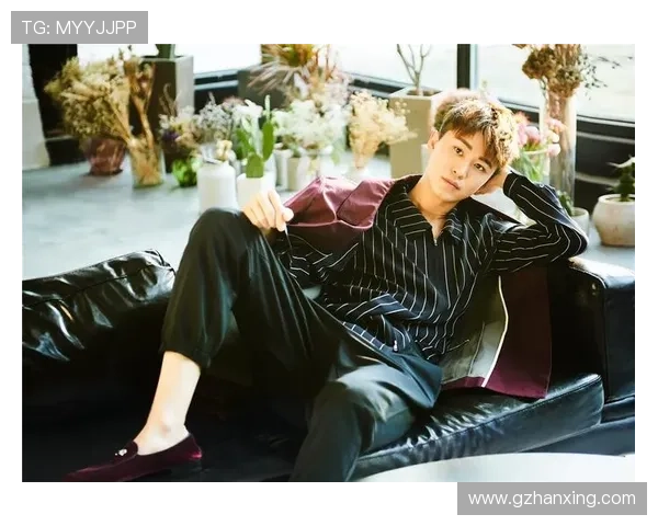 足球明星休闲装扮时尚解析展现个性魅力与运动风范的完美结合