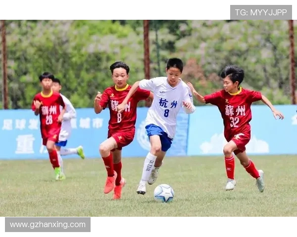 杭州足球队在冠军赛中的默契配合与战术执行分析 杭州足球队在冠军赛中的默契配合与战术执行分析